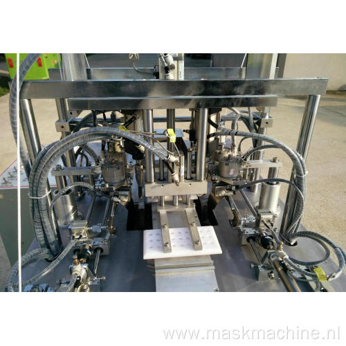 China Fast Speed Medical Face Mask Machine